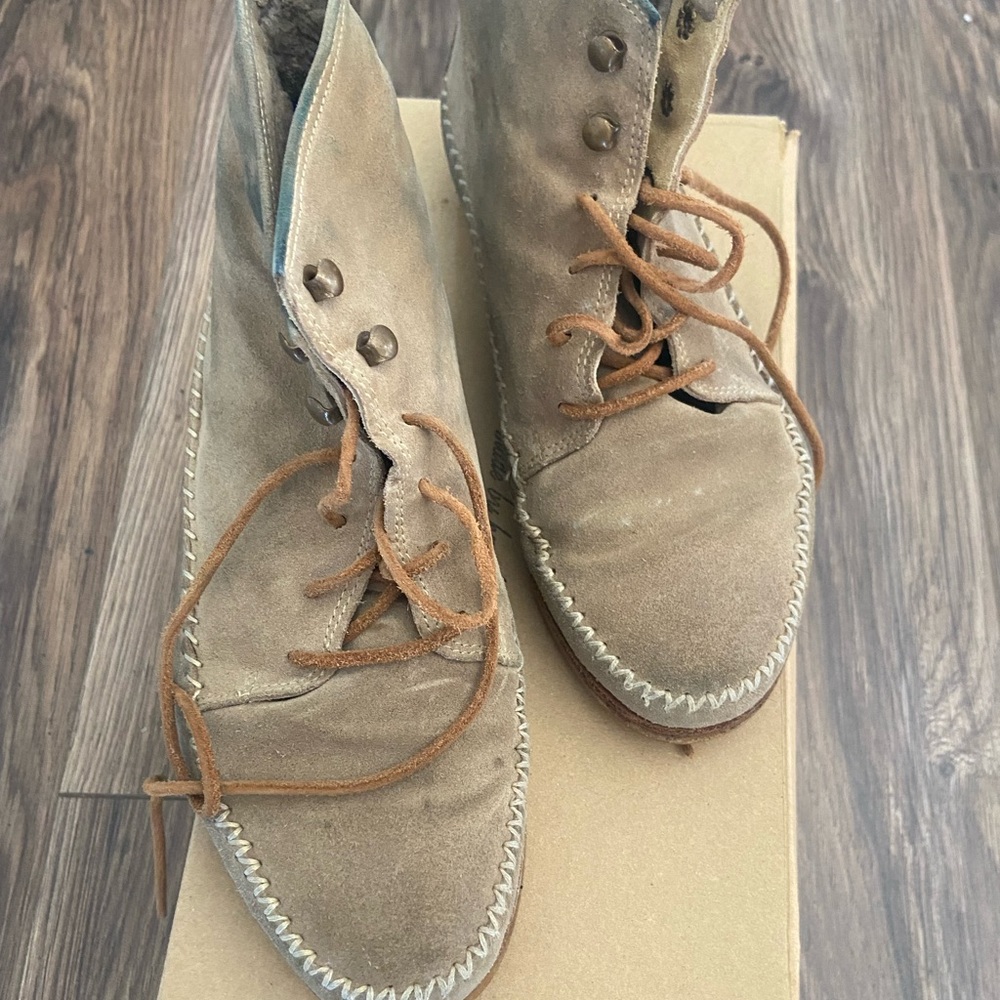 N.D.C. Made by Hand Takoda Softy Sheep Moccasin